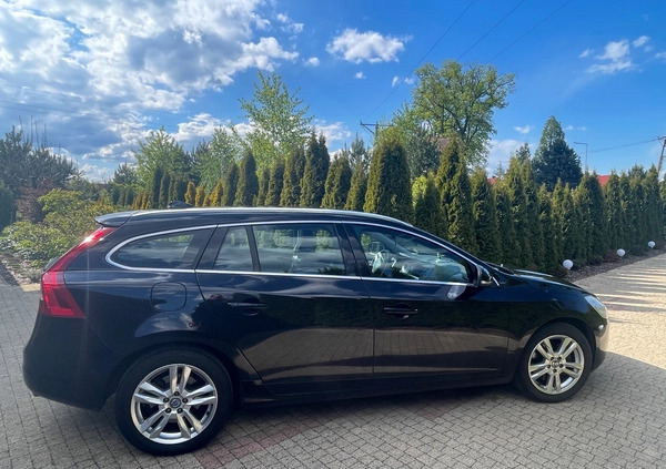 Volvo V60 cena 40900 przebieg: 233750, rok produkcji 2010 z Szprotawa małe 106